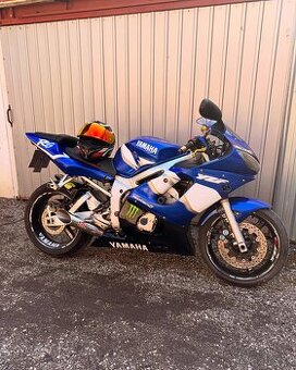 Yamaha R6