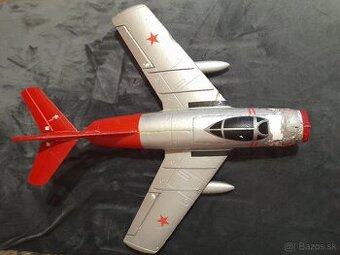Rc stíhačka MIG 15