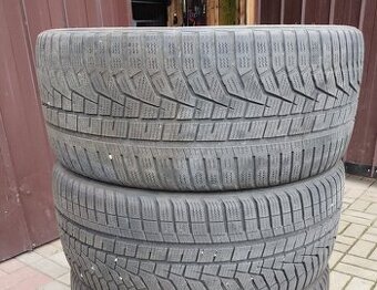 Zimne 245/35R20 95W
