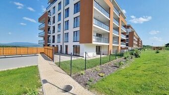 3i byt s terasou, záhradkou a parkovaním, PANORÁMA – Cédrová