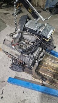 Motor 318iS