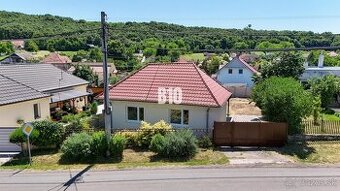 REZERVOVANÉ Čiastočne zrekonštruovaný 4 izbový rodinný dom - - 1