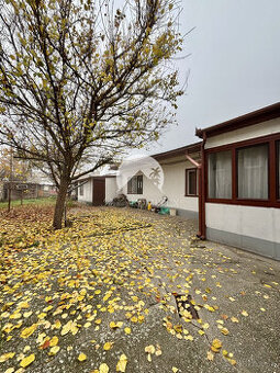 Reality KOMPLEX s.r.o.,Vám ponúka starší 4 izbový rodinný - 1