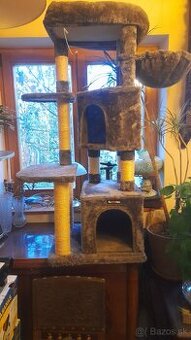 Veĺké škrabadlo pre mačku 50eur, menšie 20eur