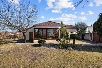 4-IZBOVÝ RODINNÝ DOM S GARÁŽOU, ZIMNOU ZÁHRADOU A PIVNICOU