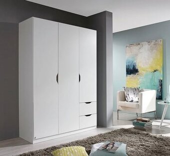 Predám nemeckú šatníkovú skriňu.