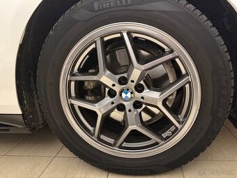 BMW G60 R18 palcove original disky s pneu