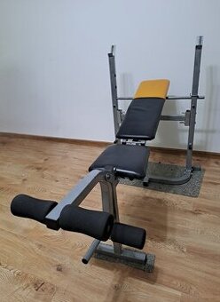 Posilňovacia lavica benchpress