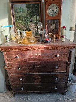 Starožitná komóda