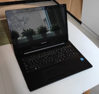 Predám notebook Lenovo LCD 15,6 Windows 11