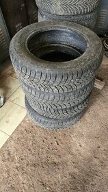 Predám zimné pneu 185/65 R15