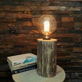 Predám ručne vyrobenú drevenú lampu