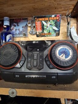 Hi-fi veža LG CK43