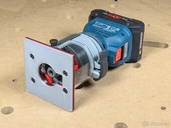 Štvorcová základňa 100x100 mm pre Bosch GKF18V - 8