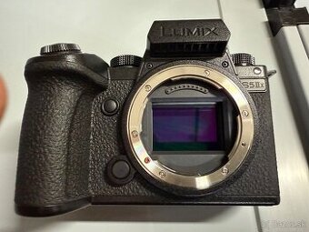 Lumix S5iix