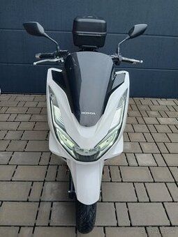 Honda PCX 125 (Manželkin inzerát)