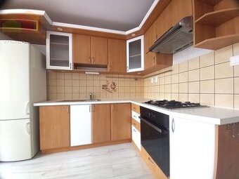 Na prenájom 4 izbový byt v centre Dubnice n/V.