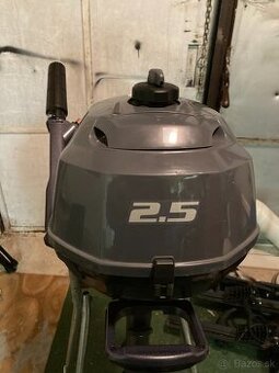 Predám Lodný motor Yamaha 2,5