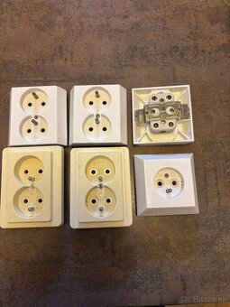 Zásuvky na 220V