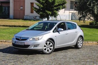 Opel Astra J 1.7CDTI 2011