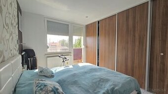 PINK Reality - Štýlový 3-izbový byt s garážou a záhradou v s