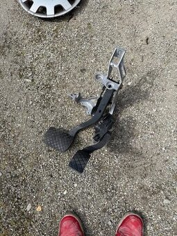 Pedalovka passat b5/b5,5