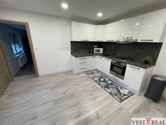 Na predaj zrekonštruovaný Rodinný dom 4+1 pozemok 1315m2- Vo