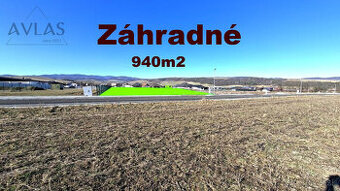 Slnečný rovinatý pozemok v obci Záhradné 940m2, 10km od PO