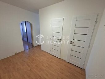 Na prenájom 2-izbový byt nad Tescom v Rožňave