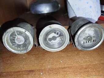 Predám tachometre na Jawu pionier. Cena spolu za všetky.