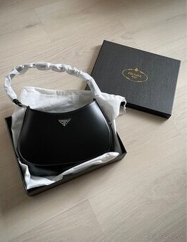 Prada čierna dámska kabelka