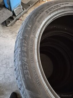 Matador 235/45 R17