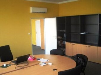 Kancelársky a skladový priestor v mestskej časti Vajnory