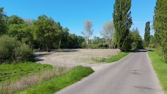 Veľký stavebný rožný pozemok Malé Leváre