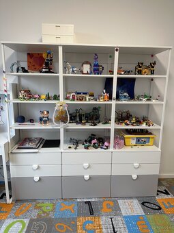 Skriňa s policami IKEA