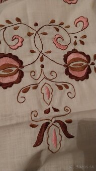 Vyšívaný obrus #13