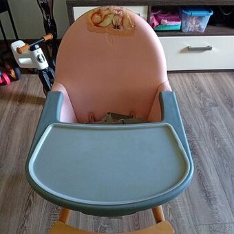 Detska stolička na jedenie
