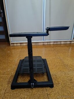 Stojan na volant a pedále značky Next Level Racing