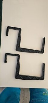 Drziaky kvetinacov na balkon, terasu