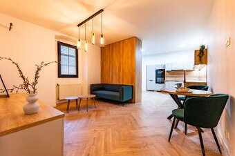 Na prenájom – 2-izbový byt priamo v centre mesta