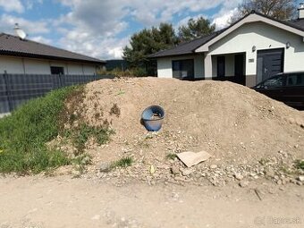 Stavebná hlina-suť