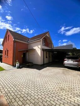 Pekný,podkrovný,zariadený rodinný dom, Levice - Nová Osada