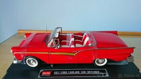1957 Ford Fairlane 500 Skyliner – Flame Red 1:18
