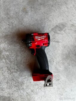 MILWAUKEE 1/2” AKU RÁZOVÝ UŤAHOVÁK