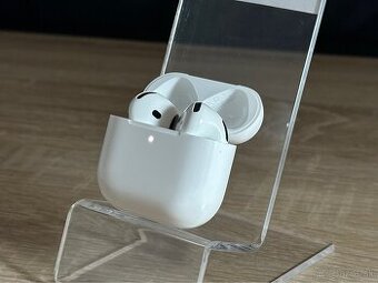 NOVÉ Apple AirPods 4 s ANC