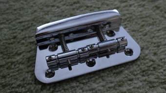 FENDER MUSICMASTER BASS, BRONCO BASS kobylka