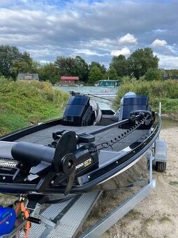 Rybársky motorový čln PREDATOR PRO 570