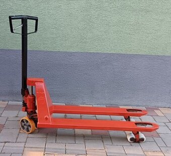 Paletovy vozík BT 2000