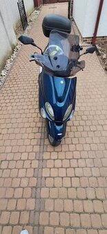 Yamaha Majesty