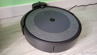 Robotický vysávač iRobot Roomba i3